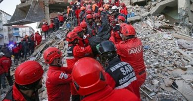 انتشال العشرات من تحت الأنقاض في تركيا وارتفاع عدد ضحايا الزلزال إلى 31 شخصاً