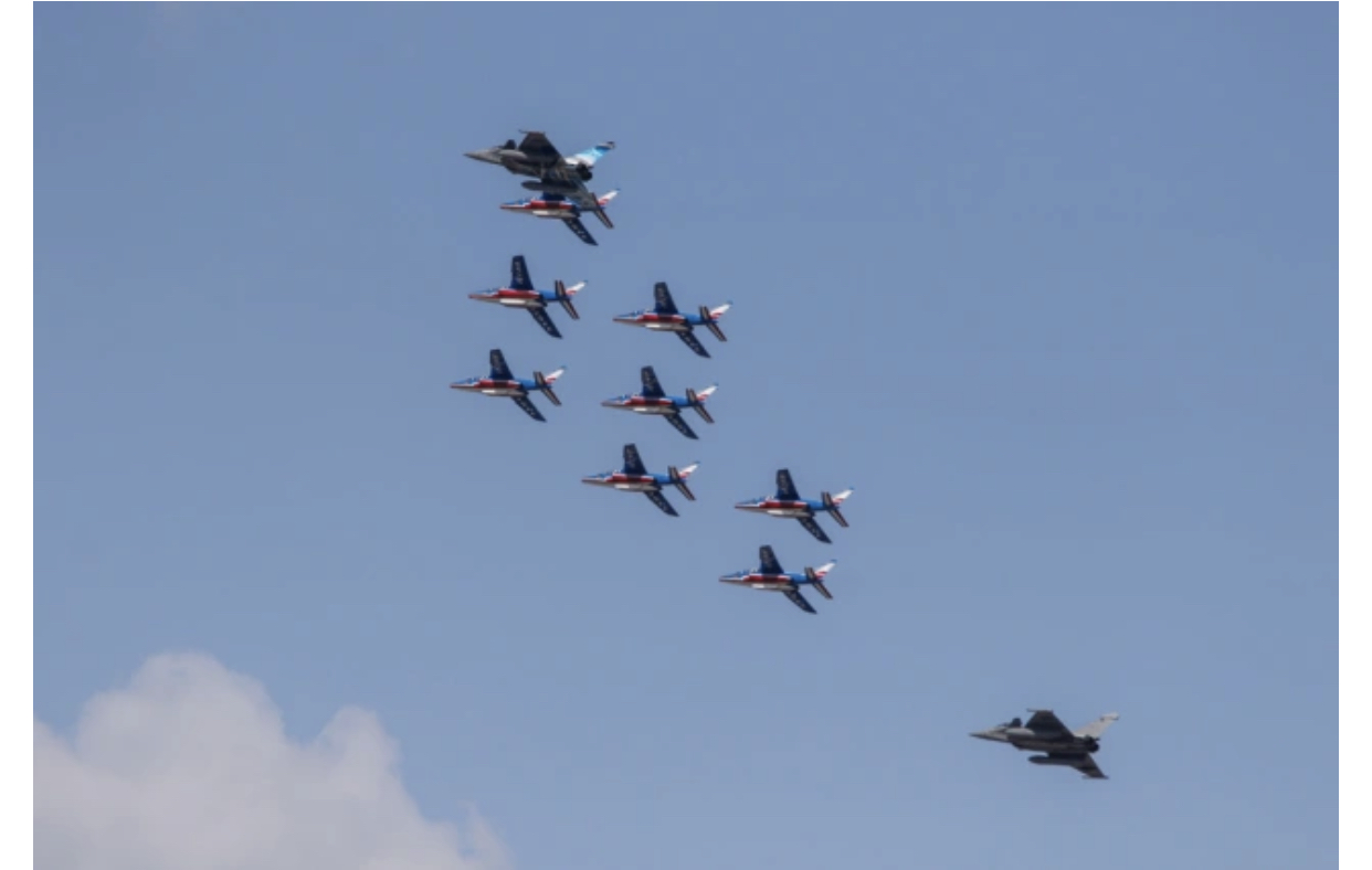 العلم اليوناني